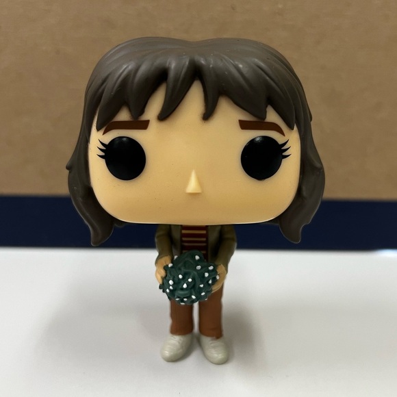 Funko POP! Television - Stranger Things - Joyce with Lights #436 Vinyl Figure - Picture 1 of 7